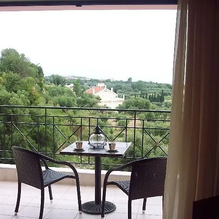 מלון Sarantos Pool Suites 4*